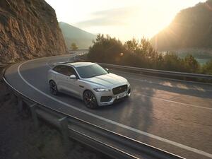 سيارة جاكوار F-PACE 2018