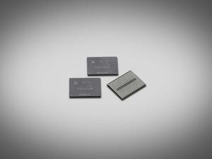48-layer 3-bit MLC 256Gb V-NAND flash chip