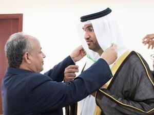 دولة مولاي ولد محمد الأغظف، رئيس الوزراء الموريتاني، يقلد معالي الدكتور سلطان أحمد الجابر، الرئيس التنفيذي لـ مصدر وسام الاستحقاق الوطني الموريتاني برتبة كوماندور