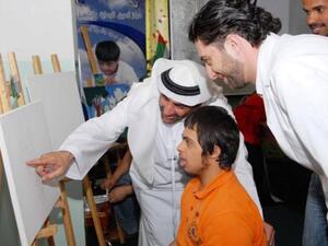 الشيخ عبد العزيز النعيمي خلال الورشات مع الأطفال