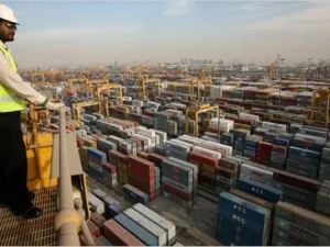 The UAE’s position as a key import and re-export hub, has seen its ports in Dubai, Abu Dhabi, Sharjah, Fujairah and others handling increasing amounts of container traffic, as demand for goods and services throughout the region rises