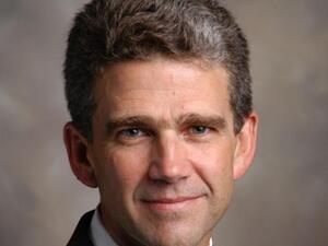 آلين سميث، رئيس ومدير تنفيذي لشركة فورسيزونز