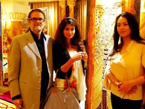 Artist, Miro Persolja with Funoon Team