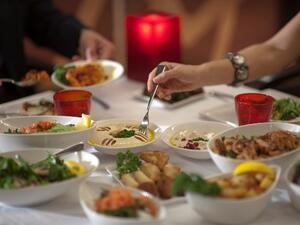 مطعم الباروك اللبناني في فندق كروان بلازا ابوظبي