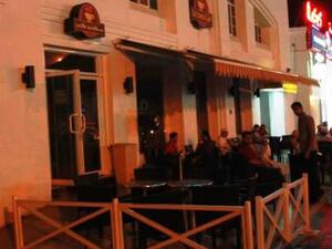 BMI switches off the lights for 60 minutes and serves customers in a candle-lit ambiance
