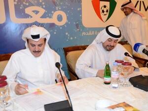 Chairman, Sheikh Dr. Talal Al Fahad Al-Ahmad Al-Sabah, and VIVA’s Chief Executive Officer, Eng. Salman Bin Abdul Aziz Al-Badran during the signing of the contract