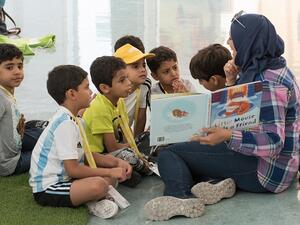 مشاركة الأطفال في مخيم شتوي سابق في المدينة التعليمية، نظمه التعليم ما قبل الجامعي بمؤسسة قطر.