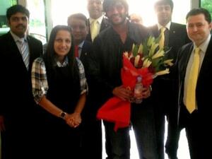 الممثل البوليوودي المعروف تشنكي باندي وعائلته