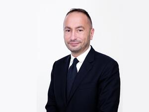سيريل زاميت خبيرًا بمكتب نائب رئيس مجلس الإدارة.