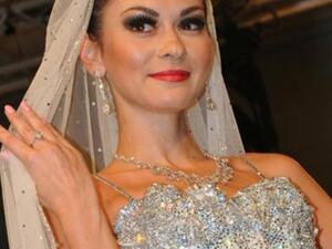 26 sets from new “Zaffa” collection showcased during fashion show
