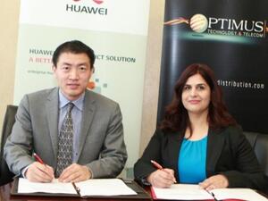 Dong Wu, VP, Huawei, Enterprise Business, Middle East and Meera Kaul, MD of Optimus
