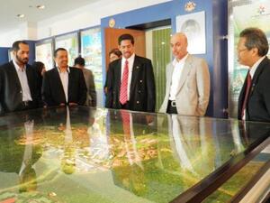 Dr. Zarooni, Vice-Chairman and CEO of DSOA, and the delegation during their visit