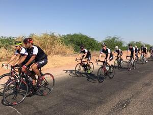 يشارك في الحملة 23 موظفاً سيعبرون على دراجاتهم الهوائية مسافة 600 كلم تقريباً في 3 أيام فقط