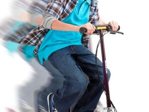 The Razor E100S electric scooter