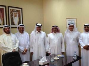 عادل خليفة الشاعر والوفد المرافق له مع مسؤولي بابكو