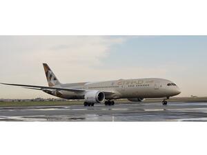 Etihad Airways' B787-9 lands in Johannesburg