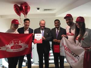 شهادة يحبه الضيوف من موقع أوتلز.كوم