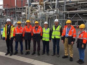The plant experts led a tour of the facility and presented the features of GE’s HA technology.