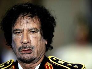 القذافي يده على قلبه وعينه على النفط