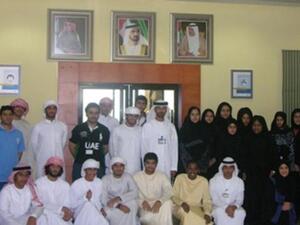 متدربو برنامج دوبال السنوي للتدريب الصيفي 2012 مع موظفي إدارة التوظيف في المؤسسة