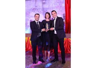 تم تكريم كل من السيد أحمد السالم، مدير الموارد البشرية، والسيد باسل أبو حمدة، رئيس إدارة الموارد البشرية في مجموعة فنادق الإنتركونتيننتال البحر الميت، تثميناً للعمل الدؤوب الذي يبذلانه ضمن المجموعة.