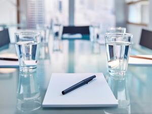 طاولة إجتماعات