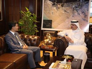 خلال الإجتماع