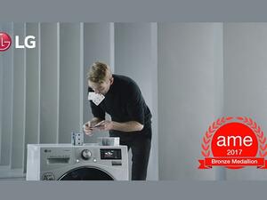 استطاع مقطع الفيديو أن يحقق 100 مليون مشاهدة تراكمية سريعاً من خلال مواقع مختلفة عندما ظهر لأول مرة على موقع يوتيوب في ربيع 2016.