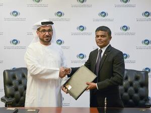 ووقع مذكرة التفاهم في مقر صندوق أبوظبي للتنمية سعادة محمد سيف السويدي، المدير العام، وسعادة الدكتور حسين نياز، سفير جمهورية المالديف لدى دولة الإمارات العربية المتحدة بحضور عدد من المسؤولين في الصندوق.