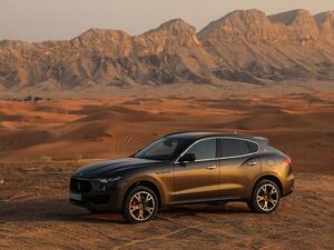 The 7-year Service Package is linked to each individual vehicle and can be extended to any eventual subsequent owner.