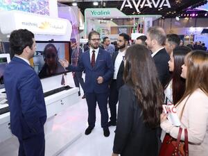 عبر هذه الخدمة، سيتمكن العملاء من تداول منتجات وخدمات البنك عن بعد، كما باستطاعتهم القيام بتعاملاتهم المالية وفق أعلى مستويات السهولة والأمان.