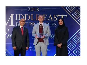 Mr Amir Firdaus, Group Chief Executive Officer at Burjeel Hospital receiving the award.