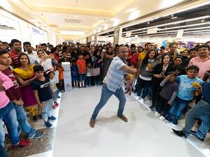 The community mall invited visitors to celebrate the season by treating themselves to the mall’s trendy affordable brands for a chance to win.