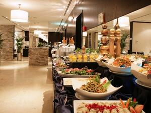 مطعم أوركيد في فندق وأجنحة رمادا عجمان