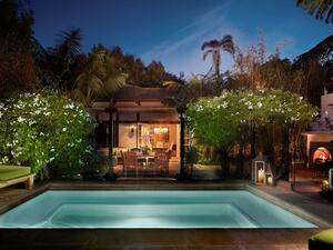 أجنحة جديدة مؤلفة من طابق واحد مع أحواض سباحة دافئ