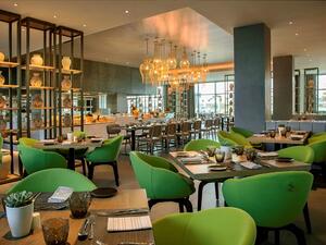 مطعم جنجر في فندق سندس روتانا مسقط