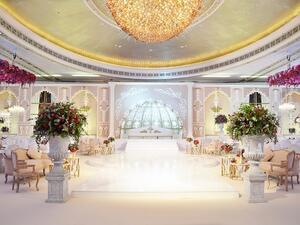 A setting that strikes a fine balance between impressive grandeur and close intimacy at The St. Regis Abu Dhabi. 