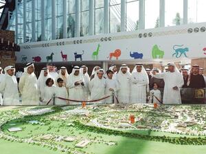 Eng. Hussain Nasser Lootah, Director General of Dubai Municipality, along with other members of the Dubai Safari team welcomed the UAE dignitaries and VIPs this morning.