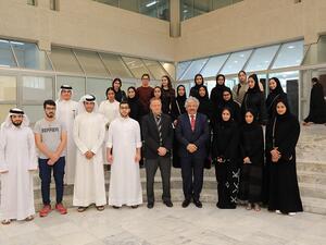 The university welcomed the students and accompanied them on a tour of the university departments.