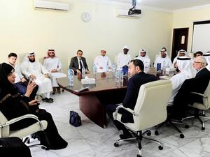 خلال زيارة وفد طلبة كلية القانون لإدارة الحلول البديلة لفض المنازعات بدائرة القضاء.
