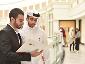 يأتي برنامج رايات بالتوافق مع رؤية المؤسسة الرامية إلى تمكين الشباب البحريني من تحقيق التميز والوصول إلى طموحاتهم.