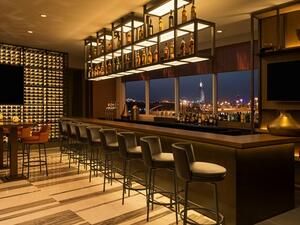 Vantage bar and lounge