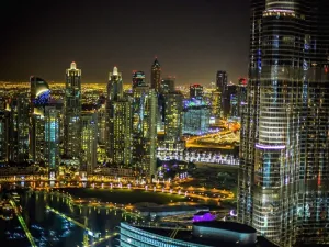مساهمة المرأة في الاستثمار العقاري تنمو على خلفية ثقتهن بسوق عقارات الإمارة من جهة وتتزايد بدعم وتشجيع الرجل من جهة أخرى. (Pixabay)
