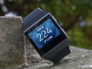 The Fitbit Ionic is a serious contender to be the smartwatch you choose to wear when you’re out running or hitting the gym. (TR)