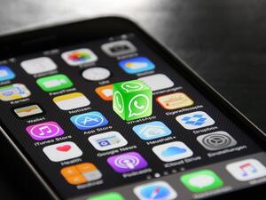 With this new layout, WhatsApp wants to make easier to understand how the report feature works. (Shutterstock)