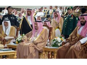 افتتح خادم الحرمين الشريفين خلال زيارته عددًا من المشاريع التنموية والتعليمية والخدمية في منطقة حائل.