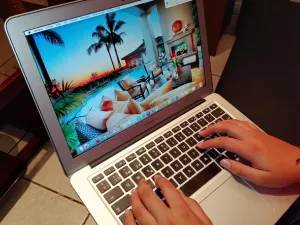 The online travel sector in Saudi Arabia witnessed a massive 536% increase in debit card transactions. (Pexels)