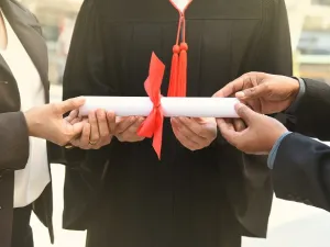 There are a few mistakes hiring managers make when hiring fresh graduates. (Shutterstock)