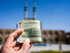 Iranian government earns budget from various sources including the revenues and offering capital assets and divesting financial assets to the private sector. (Shutterstock)