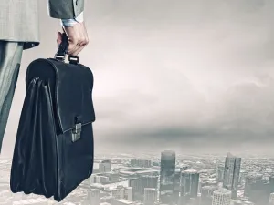 عندما يأتي الأمر لحياتك المهنية ومستقبلك، فعليك أن تضع خطة واضحة لتتمكن من بناء مستقبل يضمن لك حياة كريمة